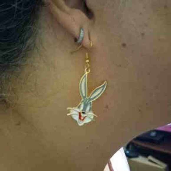 NWOT BJ Fashion Bugs Bunny Cute Enamel Fun Earrings - Picture 7 of 8